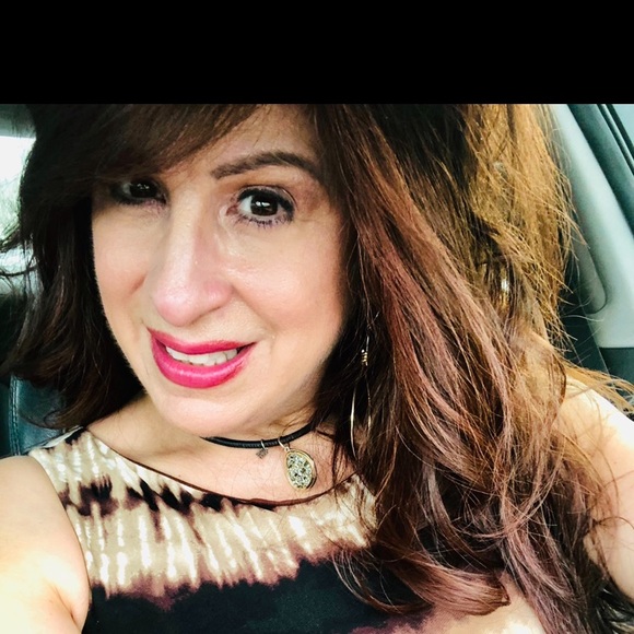 Meet your Posher, Laura - Picture 6 of 7